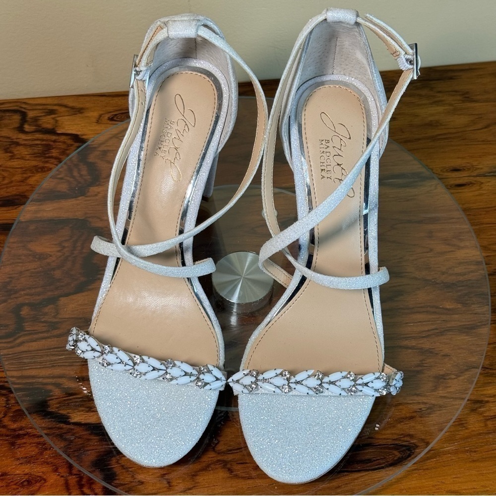 Jewel Badgley Mischka Daphne Strappy Sandal - white glitter - size 6.5
